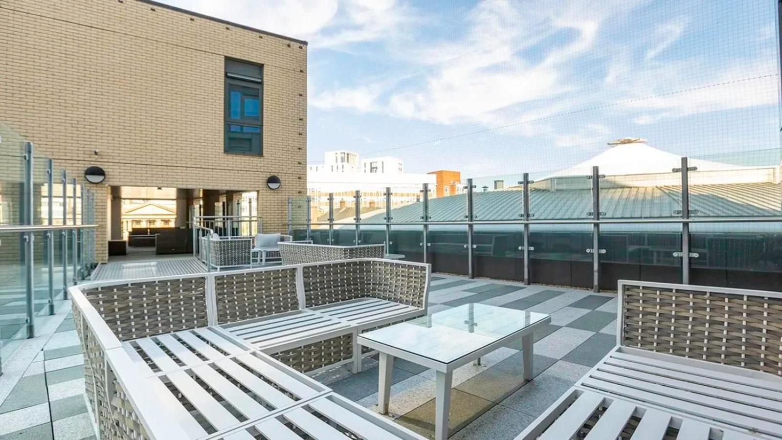 Student Only Crown Place NWI Exterior photo